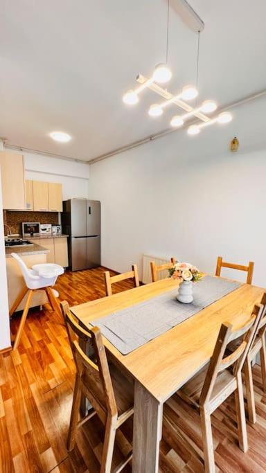 Otopeni Airport Apartment With Private Garden Bagian luar foto